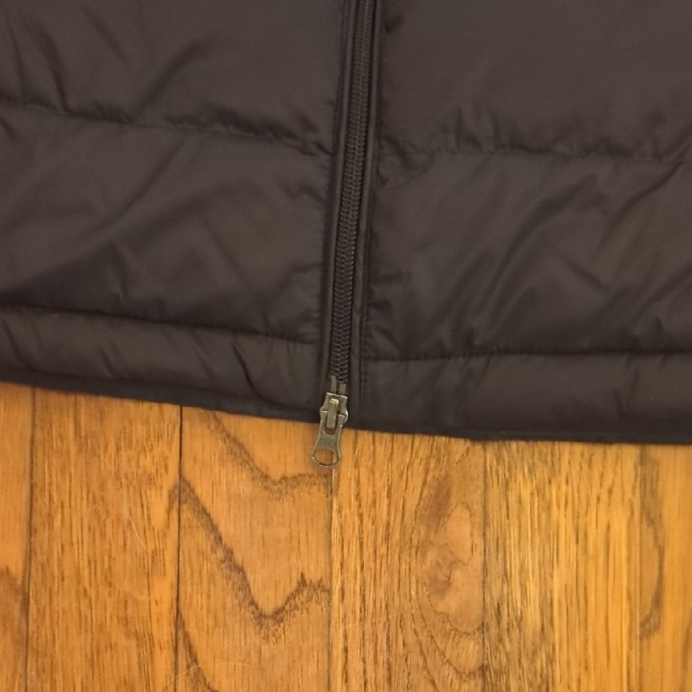 Amazon Essentials Black Puffer Jacket - Picture 4 of 4